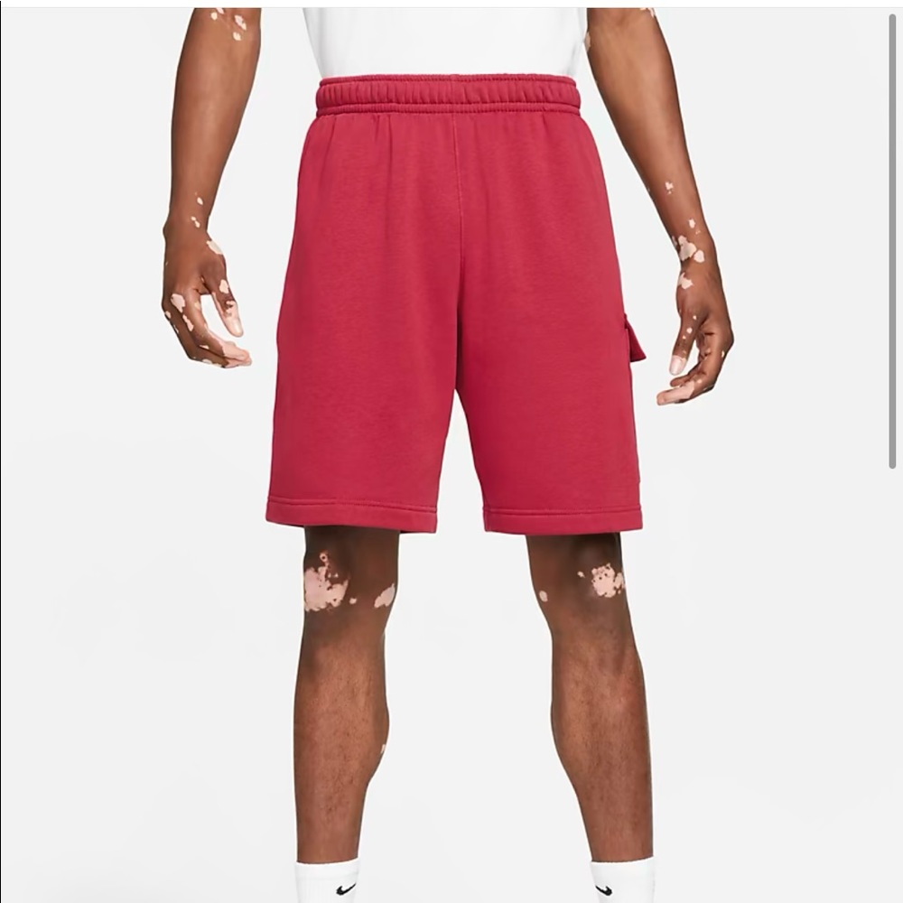 Nike Sportswear Club Fleece Cargo Shorts Mens Red NEW CZ9956-690 - Picture 3 of 6